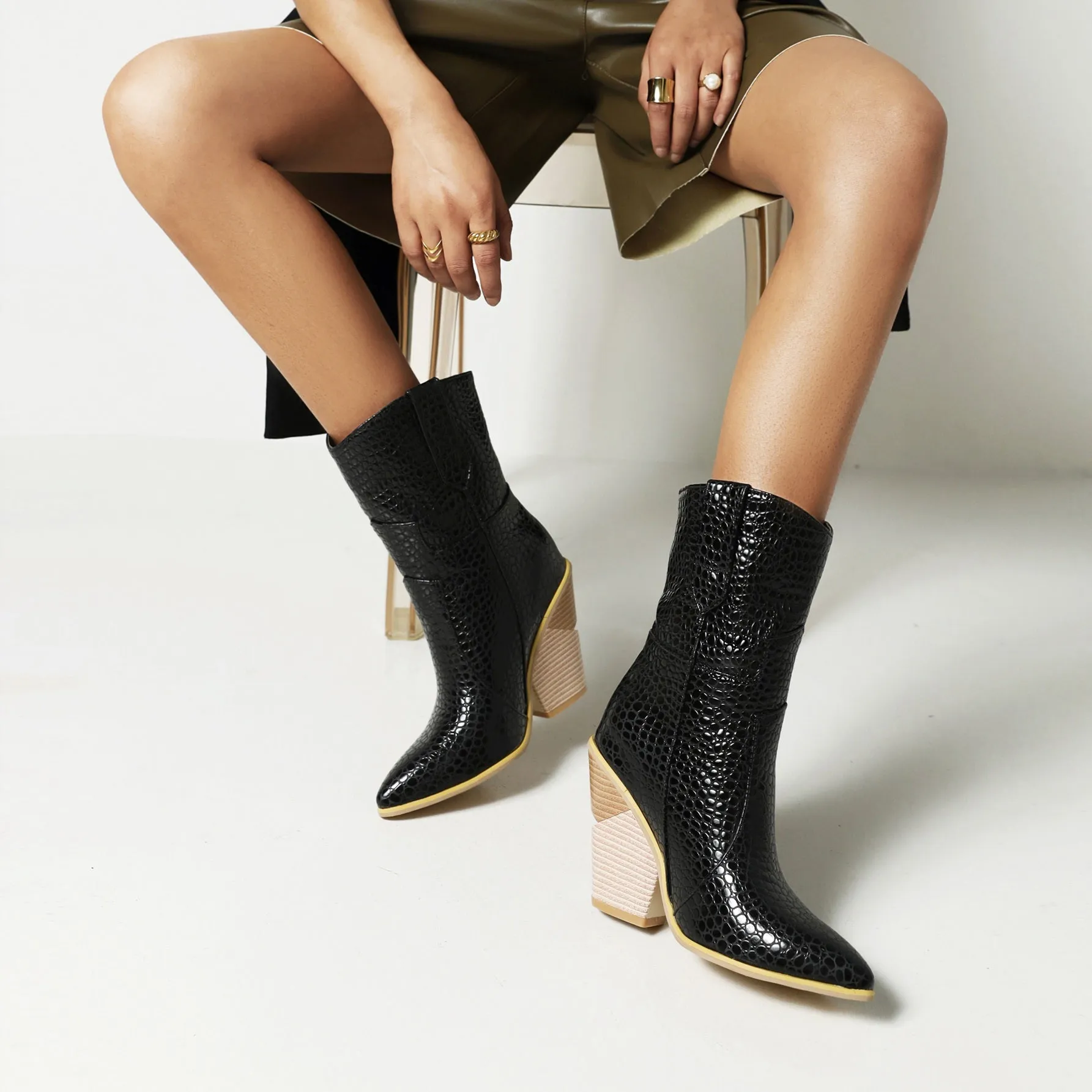 Bigsizeheels Sier magazine high heel ankle boots - Black