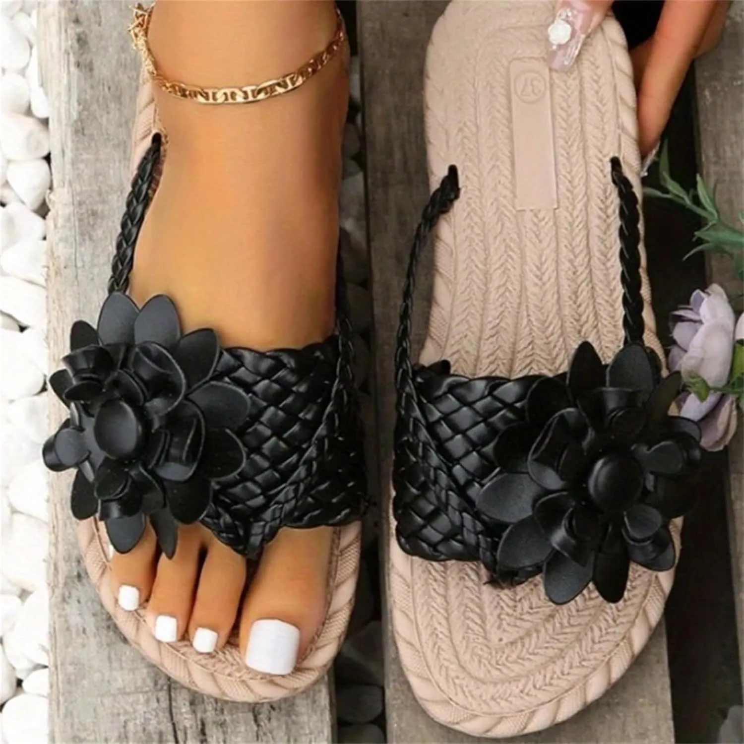 Braided Floral Pattern Sandal Straw Footbed Slide Sandals 3D Stereoscopic Floral Design Shoes Woven Slip On Flats Cute Flower Stylish Slides Detail Toe Post Sandal
