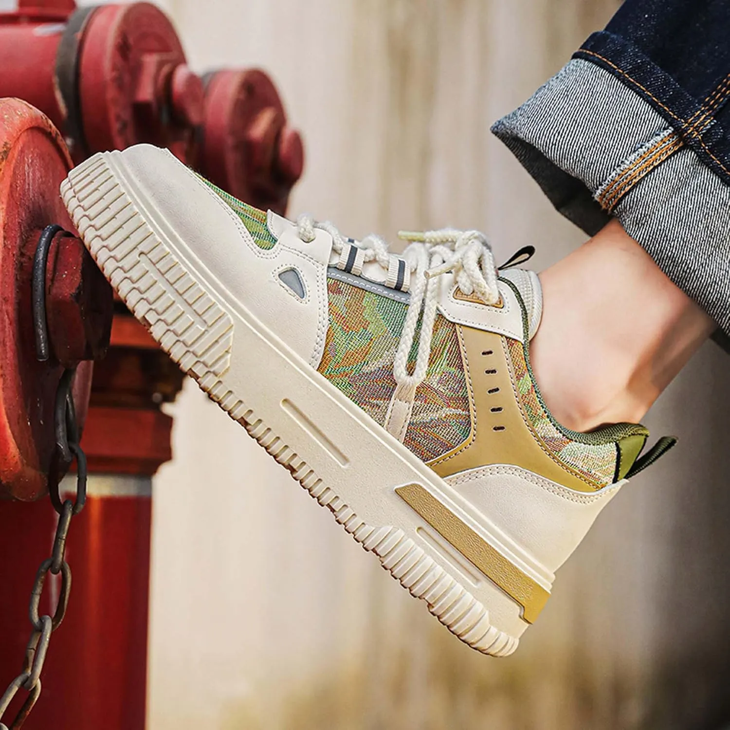 Mens and Womens Tie Up Low Top Skateboard Shoes Anti Slip and Wear Resistant Rubber Soles Casual Sneakers Patterned Short Distance Running Shoes Breathable Thick Soled Walking Shoes