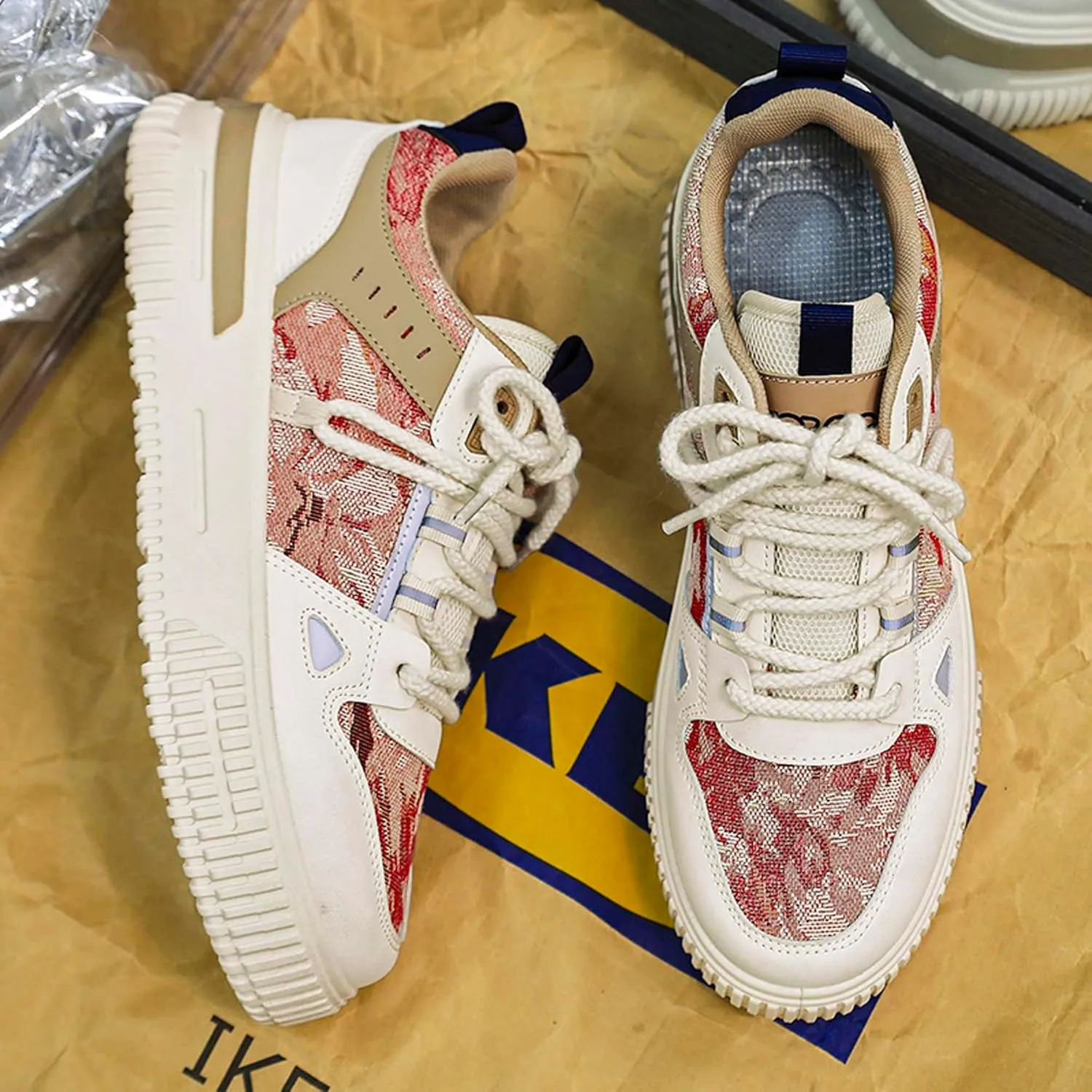 Mens and Womens Tie Up Low Top Skateboard Shoes Anti Slip and Wear Resistant Rubber Soles Casual Sneakers Patterned Short Distance Running Shoes Breathable Thick Soled Walking Shoes